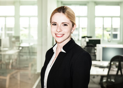 Ronja Rostock, Expertin für HR-Governance, Social Media
